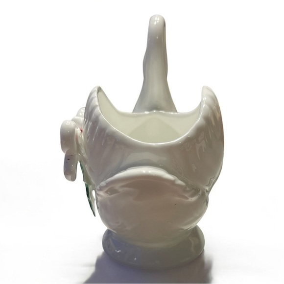 VTG White Ceramic Swan Figurine Vase Holly Bow Christmas Holiday Decor 4" - Picture 5 of 6
